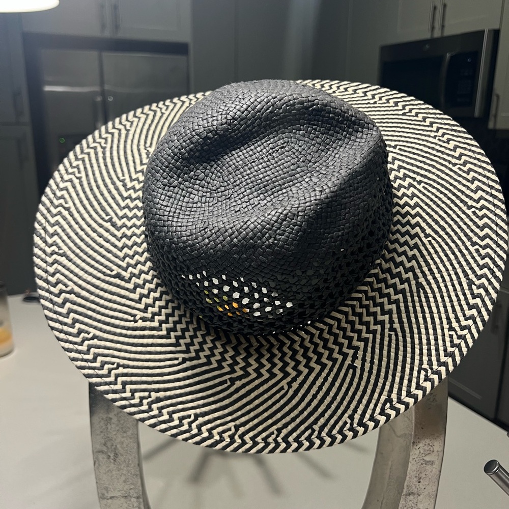 Black and White Patterned Men's Hat